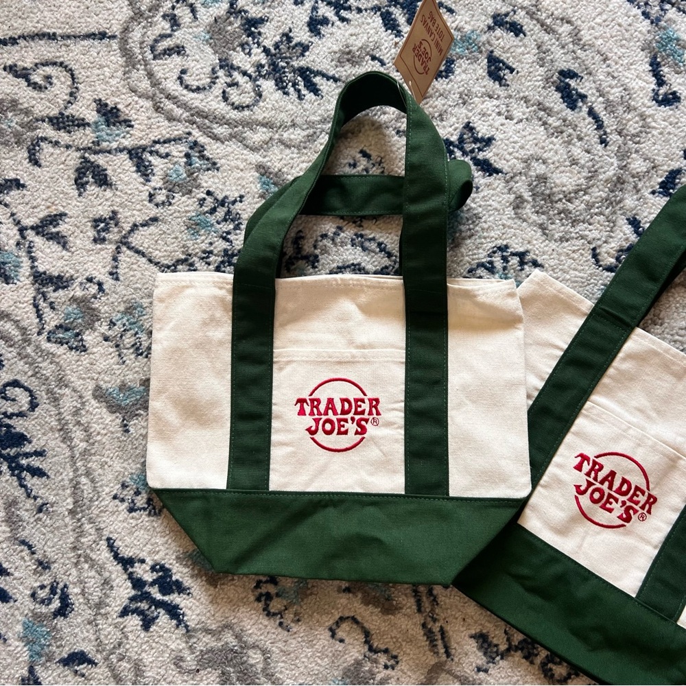 Trader Joe’s collectible Green and Cream Canvas Tote Bag - Picture 3 of 4